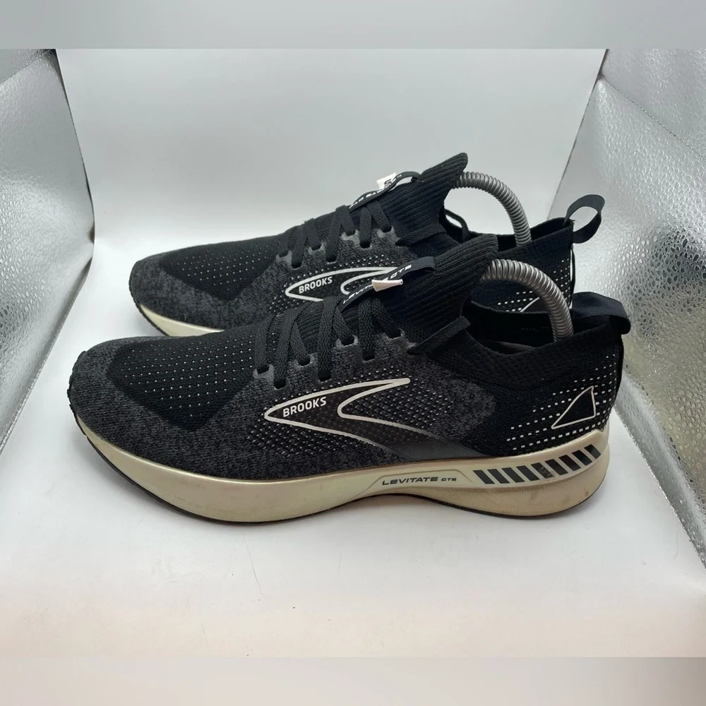 Brooks Levitate GTS 5 womens black sneakers size 9.5